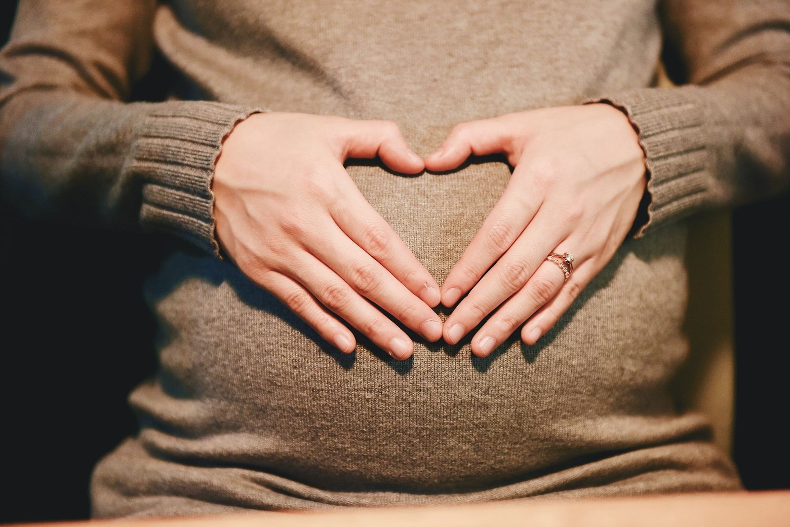 A woman used Clearblue due date calculator